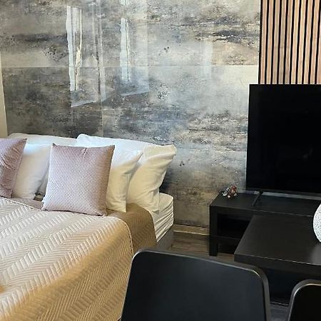 Downtown Boutique Apartments Либерц Экстерьер фото