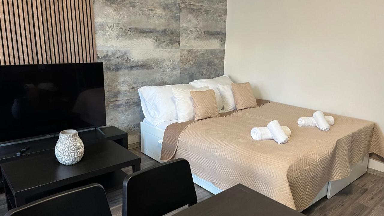 Downtown Boutique Apartments Либерц Экстерьер фото