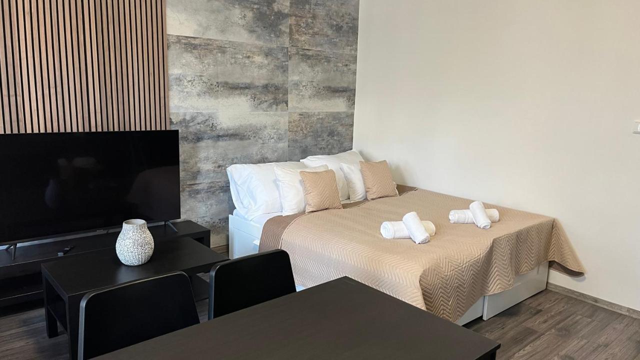 Downtown Boutique Apartments Либерц Экстерьер фото