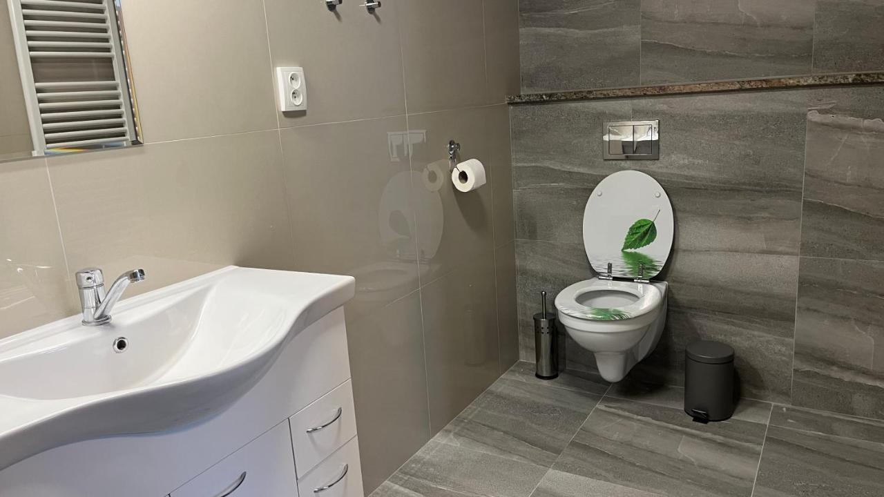 Downtown Boutique Apartments Либерц Экстерьер фото