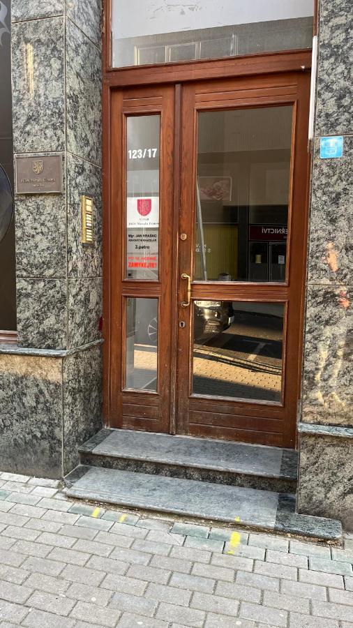 Downtown Boutique Apartments Либерц Экстерьер фото